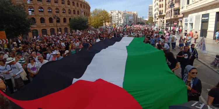 Protestas en Valencia exigen romper lazos comerciales y militares con Israel 1 Protestas en Valencia exigen romper lazos comerciales y militares con Israel