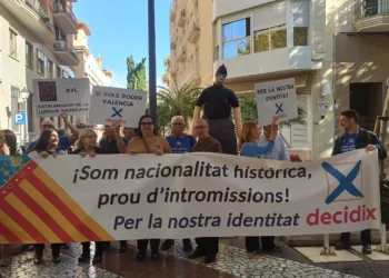 La Federación valencianista Decidix se manifiesta en contra del Congreso de Cultura Catalana en Gandía