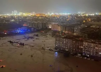 Más de 113.000 personas sin electricidad en Valencia debido a las inundaciones causadas por la DANA 2 Más de 113.000 personas sin electricidad en Valencia debido a las inundaciones causadas por la DANA