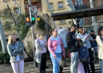 La huelga de transporte en la Comunidad Valenciana alcanza un seguimiento del 90% y provoca retrasos en servicios escolares e interurbanos 2 Huelga de autobuses EMT en Valencia: servicios mínimos, horarios y recomendaciones para los usuarios este 28 de octubre