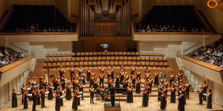 El Orfeón Universitario de Valencia interpreta el Requiem de Brahms en la vuelta al Palau de la Música