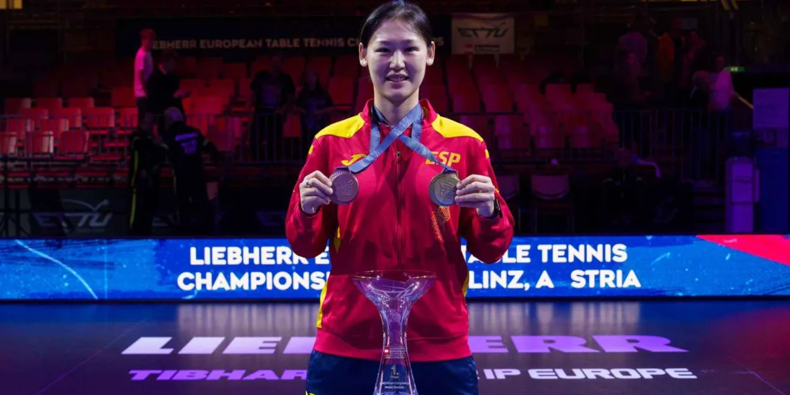 María Xiao hace historia en Europa: oro en mixtos y bronce individual en tenis de mesa