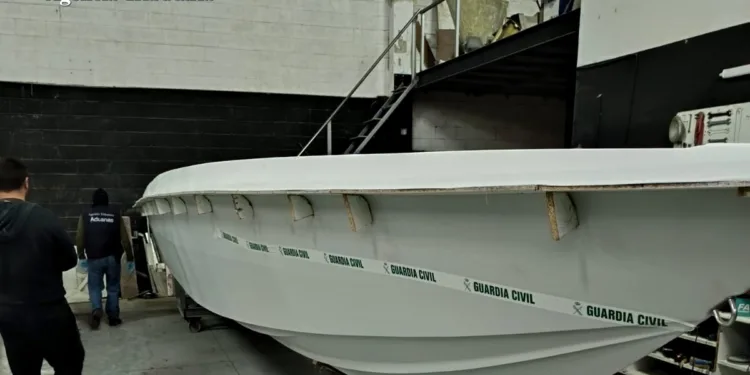 Desarticulada organización criminal por fabricación de embarcaciones EAV y distribución de estupefacientes