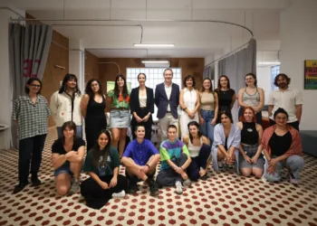 El Consorci de Museus y la Universitat de Valencia dan la bienvenida a los alumnos de la 7ª edición del Máster PERMEA 8 El Consorci de Museus y la Universitat de València dan la bienvenida a los alumnos de la 7ª edición del Máster PERMEA