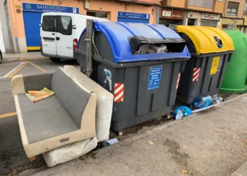 Torrent ante el 'basurazo': cómo la nueva tasa de residuos agita la política local y afecta a los ciudadanos 1 Torrent ante el ‘basurazo’: cómo la nueva tasa de residuos agita la política local y afecta a los ciudadanos
