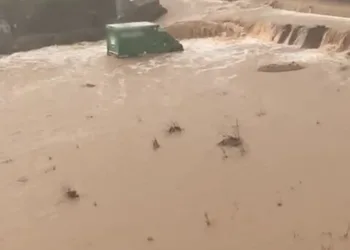 Los Bomberos de Diputació de Valencia rescatan personas atrapadas