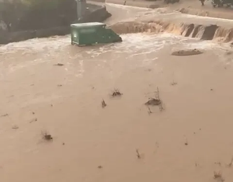 Los Bomberos de Diputació de Valencia rescatan personas atrapadas