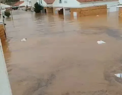 Situación crítica en Utiel: la Generalitat Valenciana pide ayuda a la UME 1 Situación crítica en Utiel: la Generalitat Valenciana pide ayuda a la UME