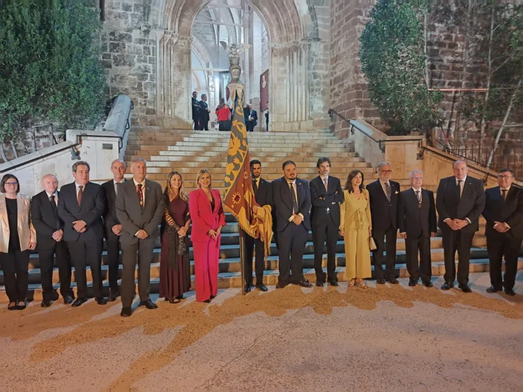 Lo Rat Penat marca l’inici del 9 d’Octubre en el Te Deum en el Puig i l’entrega del premi «Crit Valencià de l’Any»