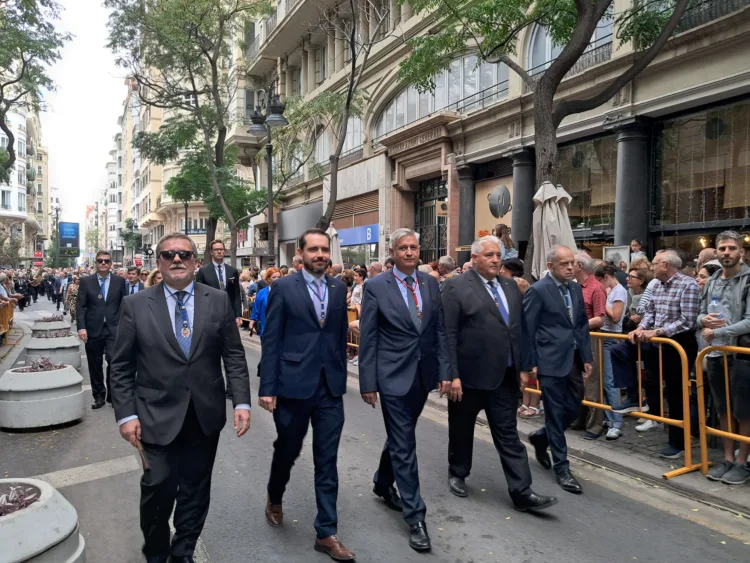 La procesión cívica más lenta y larga que se recuerda