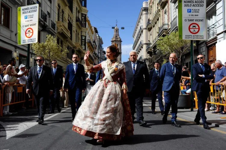 Lo Rat Penat celebra el 9 d'Octubre recordant a Ausias March i Francesc de Vinatea.