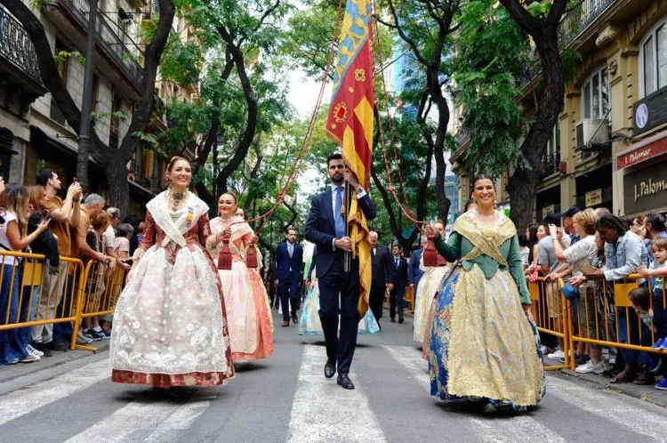 Lo Rat Penat celebra el 9 d’Octubre recordant a Ausias March i Francesc de Vinatea