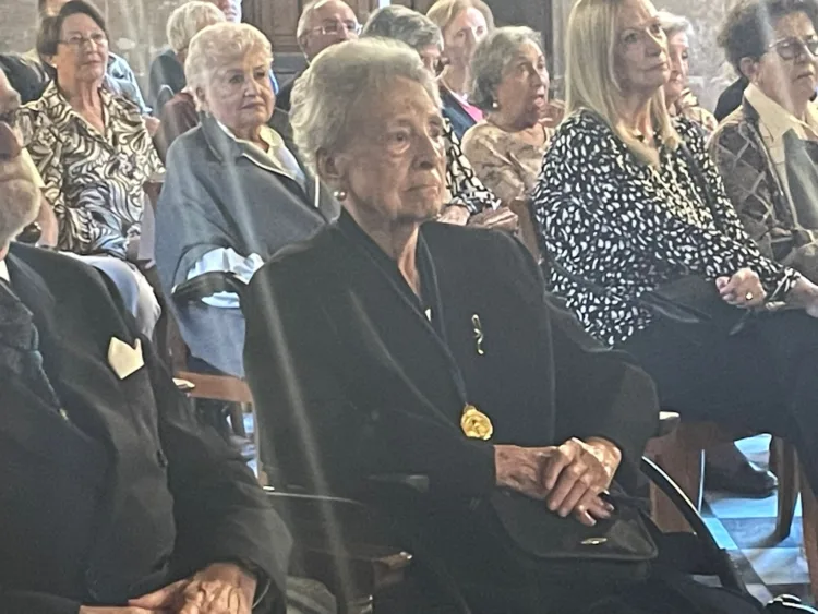 El poble valencià li rendix homenage a l’historiadora Ampar Cabanes Pecourt