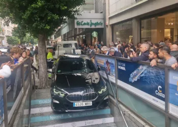 Sacado el coche de la salida del metro de Colón y detenido el conductor que marcaba 0,66 de tasa de alcoholemia 3 Sacado el coche de la salida del metro de Colón y detenido el conductor que marcaba 0,66 de tasa de alcoholemia