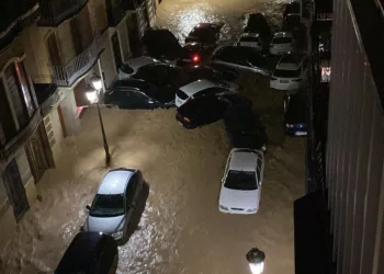 Desastre absoluto en l’Horta Sur y primer fallecido. Miles de ciudadanos afectados e inundaciones