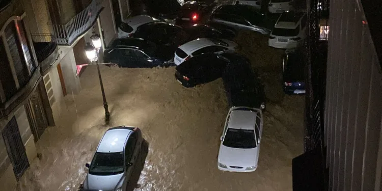 Desastre absoluto en l'Horta Sur y primer fallecido. Miles de ciudadanos afectados e inundaciones 1 Desastre absoluto en l’Horta Sur y primer fallecido. Miles de ciudadanos afectados e inundaciones