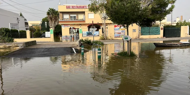 El tramo del Palmar a Sollana anegado, por lo que no es ruta para dirigirse a la A7 1 El tramo del Palmar a Sollana anegado, por lo que no es ruta para dirigirse a la A7