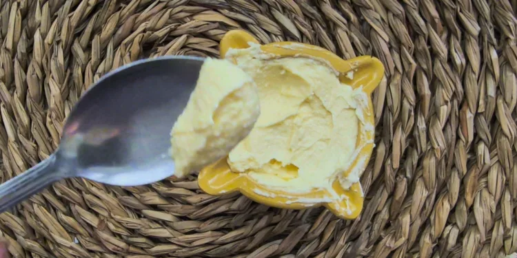 Ajoaceite Cremoso con Huevos Cocidos: ¡La Salsa que Nunca Falla!