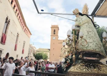 La imagen peregrina de la Virgen de los Desamparados visita Alfara del Patriarca
