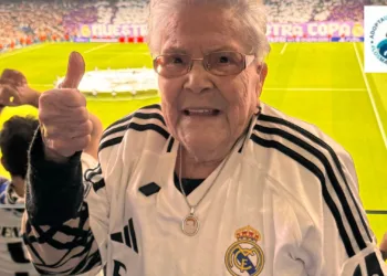 Antonia de 99 años cumplió el sueño de conocer el nuevo Bernabéu