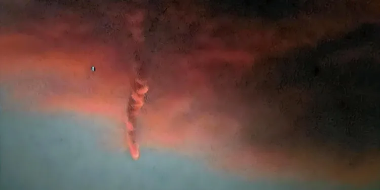 Extraño fenómeno en Canet de Berenguer: Un avistamiento en el cielo desafía toda lógica 1 Extraño fenómeno en Canet de Berenguer: Un avistamiento en el cielo desafía toda lógica