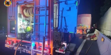 Accidente mortal en la A-7: un conductor pierde la vida al colisionar con un camión en Paterna