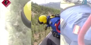 Tres rescates en tiempo récord en Alicante: dos senderistas perdidos en el Mongó y una barranquista herida en Benimantell