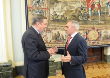 Consellería de Agricultura y Ministerio acuerdan crear una mesa bilateral que aborde los problemas de las plagas