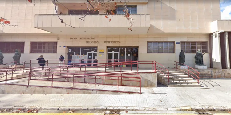 La AA.VV. de Tres Forques piden la rehabilitación de la Biblioteca Hemeroteca de Tres Forques 1 La AA.VV. de Tres Forques piden la rehabilitación de la Biblioteca Hemeroteca de Tres Forques