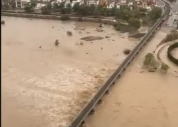 El Júcar a punto de desbordarse en varios puntos