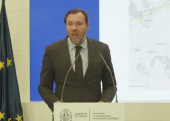 3 semanas para recuperar la línea de tren Vlc-Madrid y Puente considera desaparecidas las Cercanías en Valencia