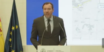 3 semanas para recuperar la línea de tren Vlc-Madrid y Puente considera desaparecidas las Cercanías en Valencia