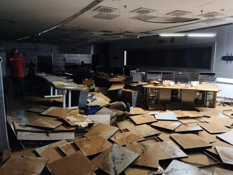 DANA: 3 días de luto oficial y seguimos con más de 70 carreteras cortadas, 110.000 personas sin luz y muchos sin agua