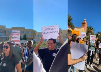 Un centenar de alumnos de FP de Artista Fallero y de Emergencias se concentran ante Educación para pedir profesores 8 Un centenar de alumnos de FP de Artista Fallero y de Emergencias se concentran ante Educación para pedir profesores