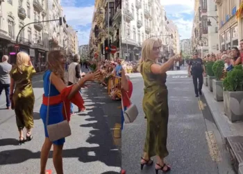 Baldoví y otros cargos de Compromís increpan los pitidos del público en la Processó Cívica