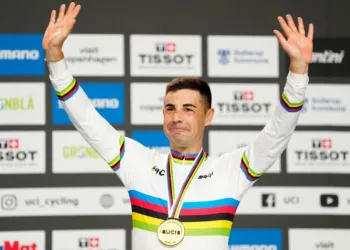 Sebastián Mora, el Fórmula 1 de los Pedales: Gana el Mundial de Puntuación por un Punto y Se Lleva la Oro-Medal