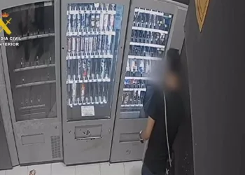 Dos menores investigados por un ataque homófobo y robo en Valencia