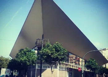 El Mercado Municipal de Jesús tendrá una nueva cubierta que acabará con las goteras actuales