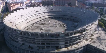 El Valencia CF no obtendrá licencia de terciario para el Nou Mestalla sin pagar el polideportivo de Benicalap