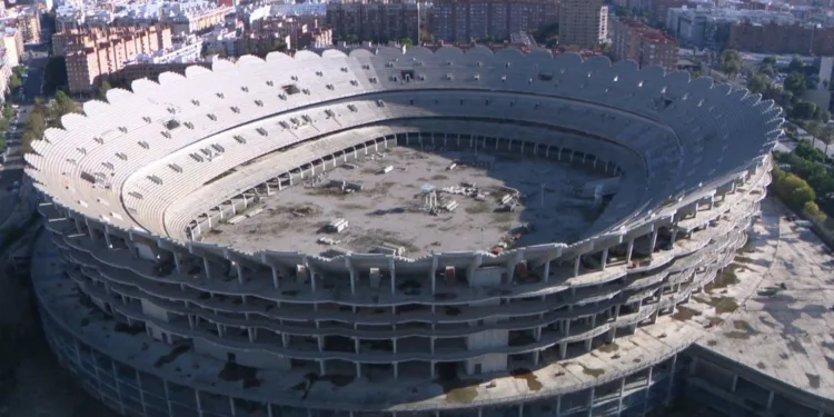 El Valencia CF no obtendrá licencia de terciario para el Nou Mestalla sin pagar el polideportivo de Benicalap