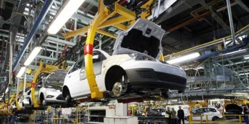 El sector del metal valenciano encadena su tercer año de contracción lastrado por la automoción