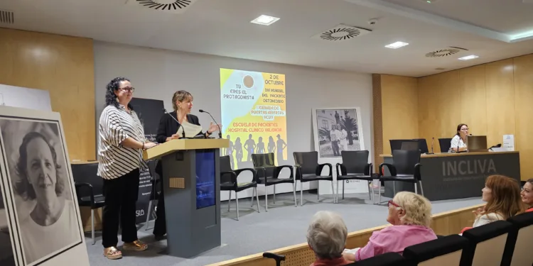 El Hospital Clínico de Valéncia pone en marcha una escuela de pacientes ostomizados