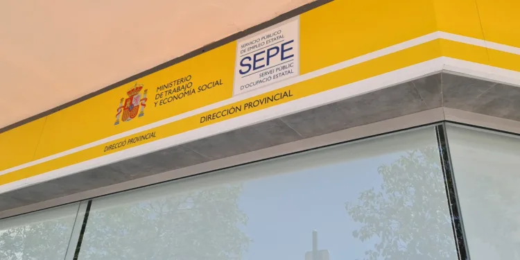 Análisis del Empleo en la Comunitat Valenciana en 2024: Crece el Desempleo y Aumentan los Retos para el Mercado Laboral 1 Análisis del Empleo en la Comunitat Valenciana en 2024: Crece el Desempleo y Aumentan los Retos para el Mercado Laboral