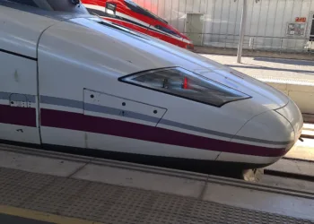 Trenes en tierra: el colapso ferroviario que dejó a 19 trenes de alta velocidad fuera de servicio entre Madrid y el Levante