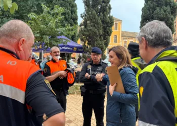 La alcaldesa de Valencia lanza un plan especial de movilidad tras la DANA, con apoyo de policías de otras ciudades
