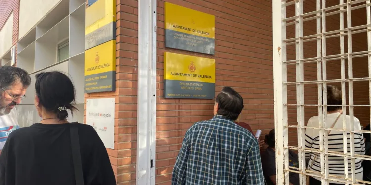 El Ayuntamiento de Valencia mantiene operativas las oficinas de atención en tres pedanías del sur el fin de semana para asistir a afectados por la DANA 1 El Ayuntamiento de Valencia mantiene operativas las oficinas de atención en tres pedanías del sur el fin de semana para asistir a afectados por la DANA