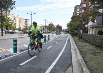 Abierto todo el nuevo carril bici de la Avenida del Cid