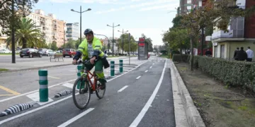 Abierto todo el nuevo carril bici de la Avenida del Cid