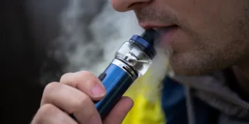Sanidad regula las bolsas de nicotina y los vapers con y sin nicotina, incluyendo restricciones a los aromas