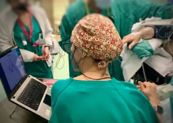 La Fe realiza cada año una media de 15 operaciones cerebrales con el paciente despierto